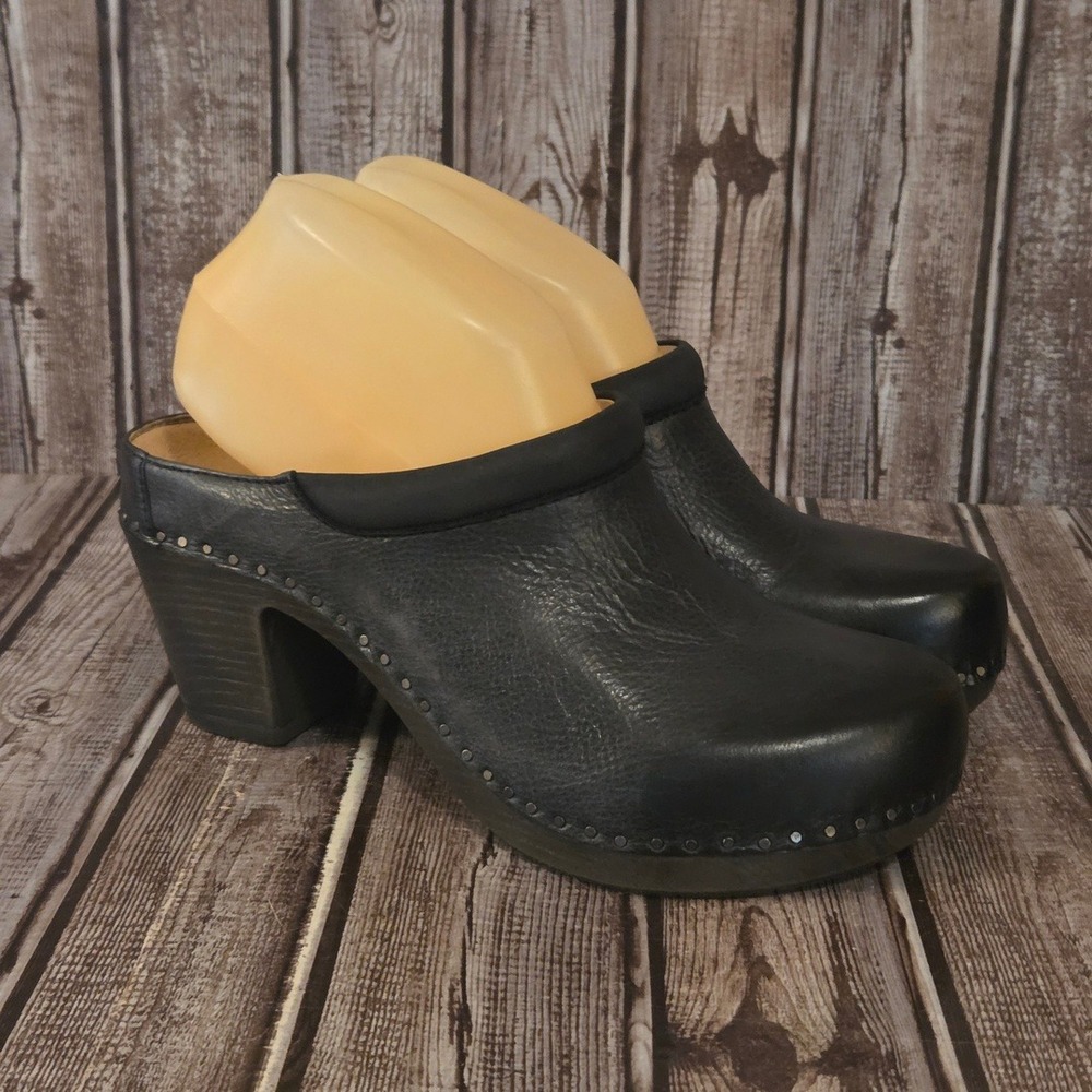 Sz 38/ 7.5-8 Dansko Sammy Black Leather Studded Block Heel Clogs Mules NWOB!